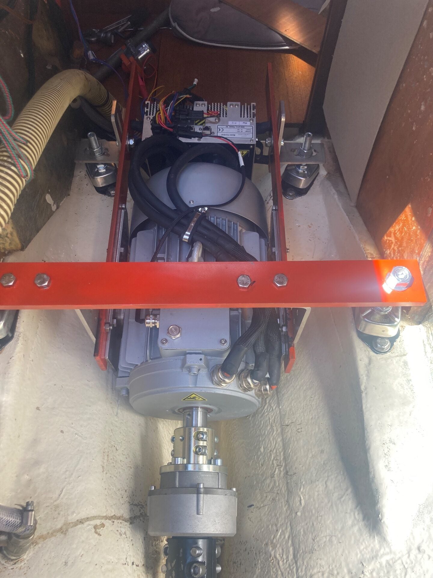 
Waterworld 4.0 i 7.5 i 10.0 i 20.0 i elektrische binnenboordmotor 4 - 20 kW 48V